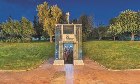 ΚOKKINIAΣ ΣΤΗΝ ΠΑΛλΗΝΗ