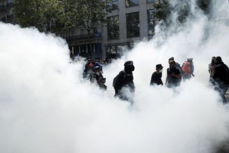 Επεισόδια στο Παρίσι: Σφοδρές συγκρούσεις αστυνομίας – Black Blocs