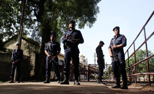 Ινδία: Βομβιστική επίθεση μαοϊστών ανταρτών με 16 νεκρούς