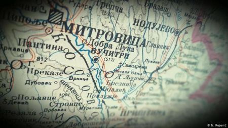 Deutsche Welle: H EE παίζει με τη φωτιά στα Βαλκάνια