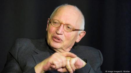 Deutsche Welle: Ισοδυναμεί με θαύμα η προς ανατολάς διεύρυνση