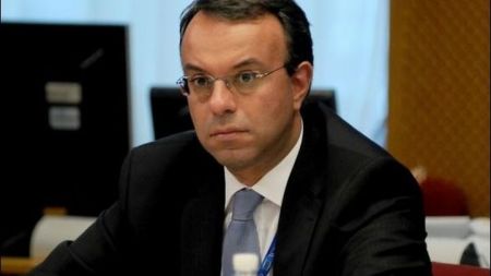 Σταϊκούρας κατά κυβέρνησης: Εχει «επενδυτική αλλεργία»