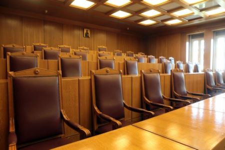 ΣτΕ: Νόμιμη η εξαίρεση ορισμένων ειδικοτήτων από τα βαρέα και ανθυγιεινά