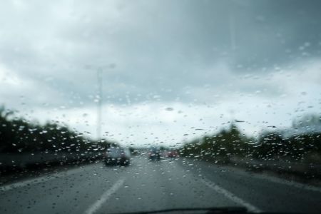 Μας τα γυρίζει ο καιρός το Σαββατοκύριακο – Θα μυρίσει… χειμώνας