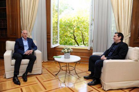 Αλέξης Τσίπρας: Δίνει απίστευτη θέση στον Γιώργο Παπανδρέου