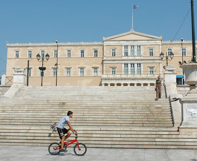 Για τα μεγάλα και τα κρίσιμα