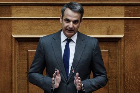 Tsipras tables confidence motion as Mitsotakis blasts him over Polakis