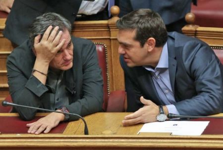 Υστατη προσπάθεια Τσίπρα : Μπροστά στη συντριβή ανοίγει το σεντούκι των παροχών