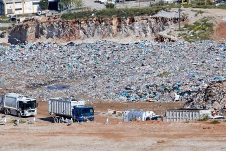 Αδιέξοδο με τα σκουπίδια στην Αττική – Τι λέει ο Φάμελλος