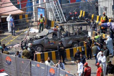 Πακιστάν : Eκρηξη έξω από ναό Σουφιστών – 8 νεκροί και 24 τραυματίες