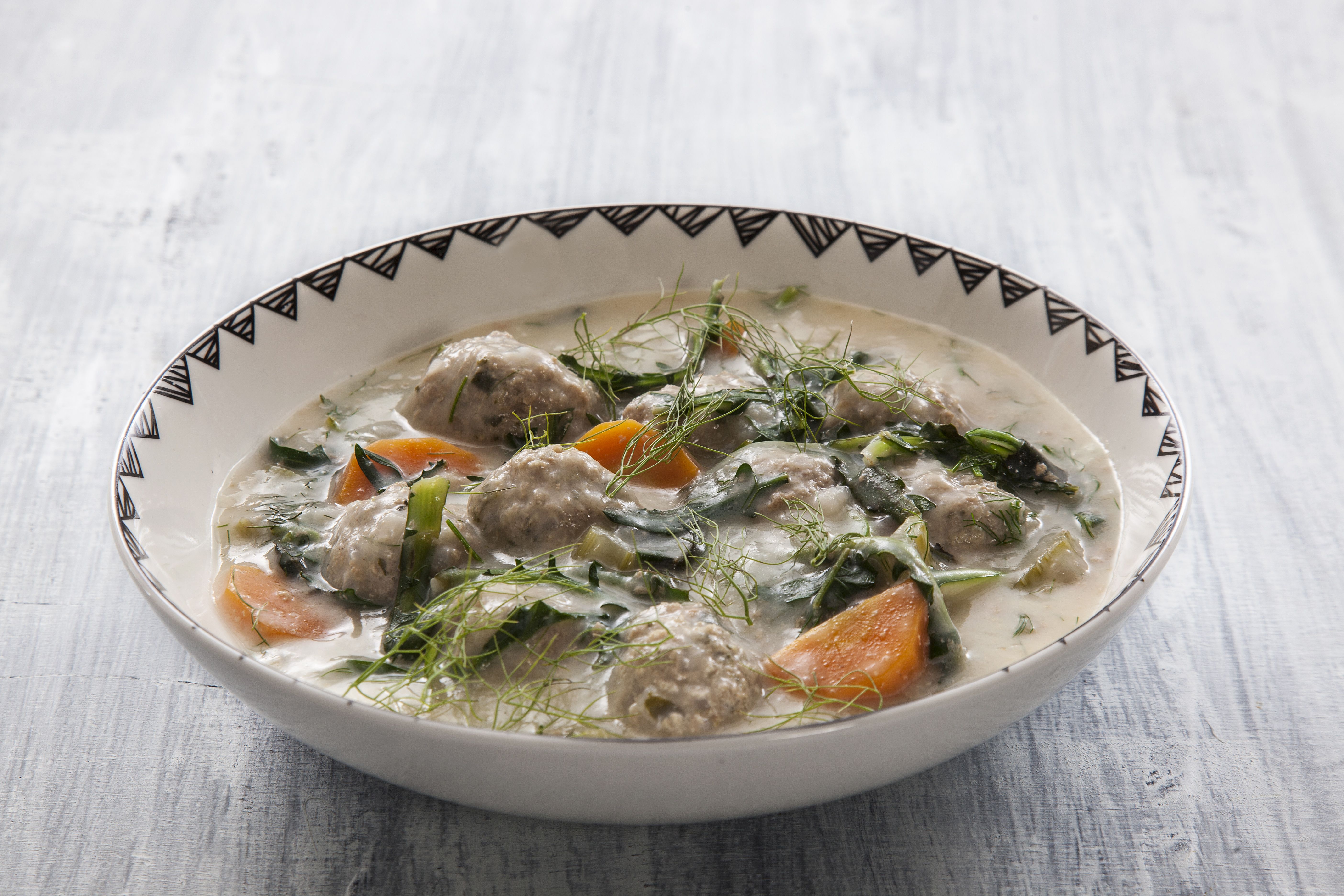 Γιουβαρλάκια με κέιλ και αβγολέμονο