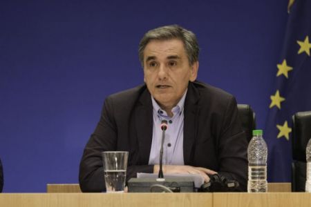 Editorial: Benefits with a view to elections