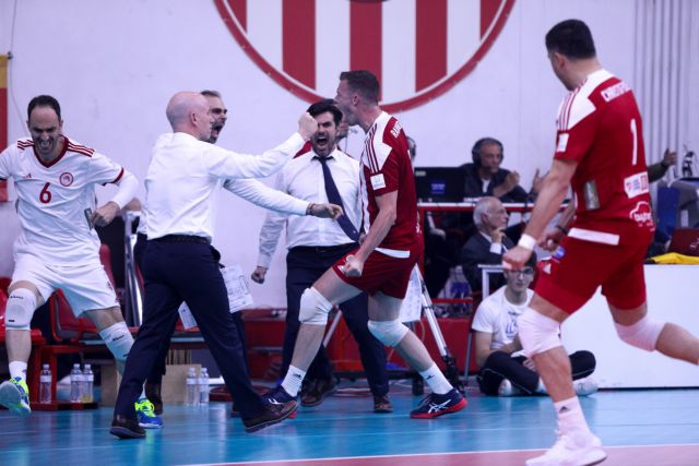 Πρωταθλητής ο Ολυμπιακός με θρυλική… σκούπα (3-0 τον ΠΑΟΚ)