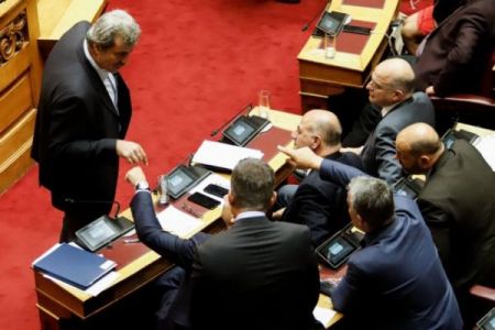 Εξαφανίστηκαν από τα πρακτικά της Βουλής τα… νταηλίκια Πολάκη
