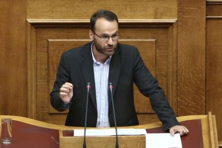 Σύγκρουση κυβέρνησης-ΚΚΕ για υπογραφή διακήρυξης που μιλά για «σιδηρούν παραπέτασμα»