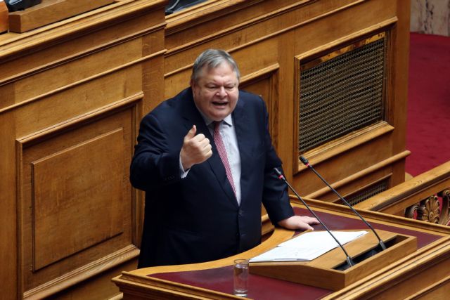 Κόντρα Βενιζέλου-Τσακαλώτου για τα πλεονάσματα