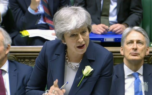 Βρετανία: Συντηρητικοί βουλευτές ζητούν από τη Μέι ξεκάθαρο χρονοδιάγραμμα για την αποχώρησή της