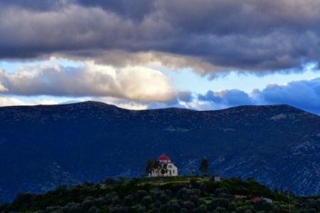 Καιρός: Ζεστός και βροχερός το Σάββατο