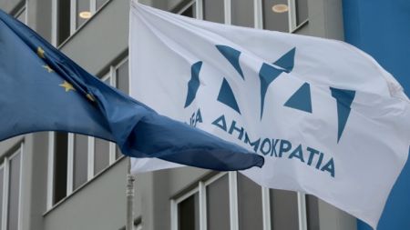 ΝΔ για το σποτ του ΣΥΡΙΖΑ: Θέλει ο Πετσίτης να κρυφτεί και το Μαξίμου δεν τον αφήνει