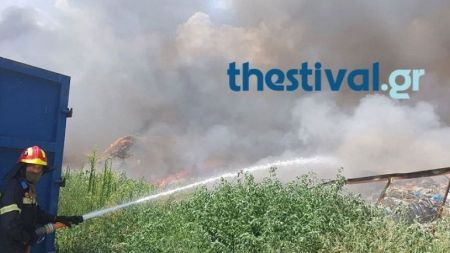 Θεσσαλονίκη: Φωτιά σε εταιρεία ανακύκλωσης
