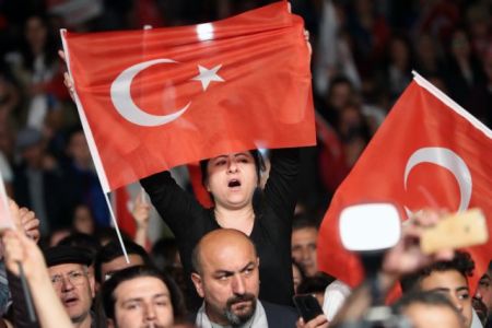 Αποσύρεται υποψήφιος από τις επαναληπτικές εκλογές στην Κωνσταντινούπολη