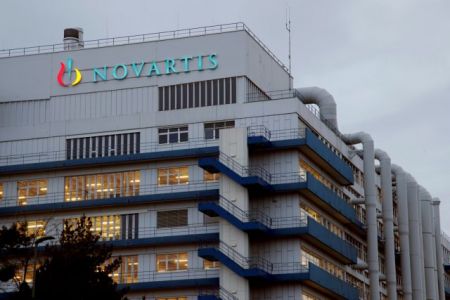 Υπόθεση Novartis: Ο Λοβέρδος μηνύει τον «Μάξιμο Σαράφη» και καθηγητή Ράνο