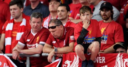 Οπαδοί της Γουλβς τρολάρουν τη Λίβερπουλ