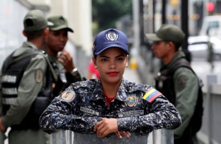 Βενεζουέλα: Οι δυνάμεις ασφαλείας απέκλεισαν την είσοδο του κοινοβουλίου