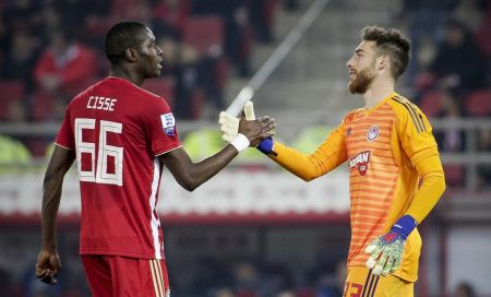 Σέντερ μπακ που να τρέχει όσο κι ο χρόνος που πιέζει