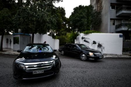 Ρουβίκωνας : Ανέλαβε την ευθύνη για την επίθεση στην οικία του αμερικανού πρέσβη