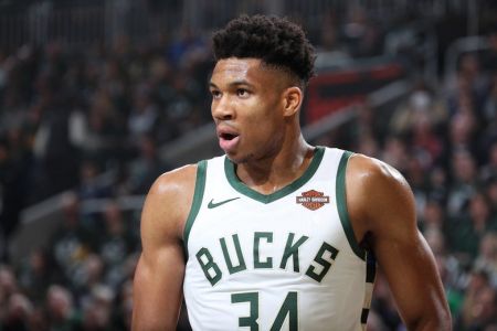 Γιάννης Αντετοκούνμπο: O «Greek Freak» κυκλοφορεί.. ελεύθερος