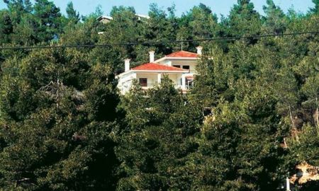 Συνεχίζει η κυβέρνηση τα δωράκια – τροπολογίες προς άγραν ψήφων