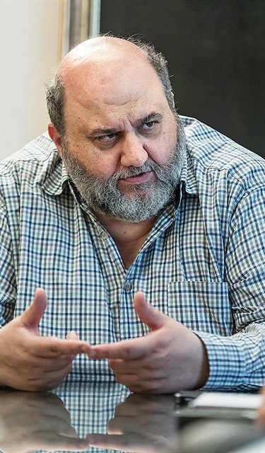 «Οι φάκελοι ήταν “άταφοι νεκροί”»