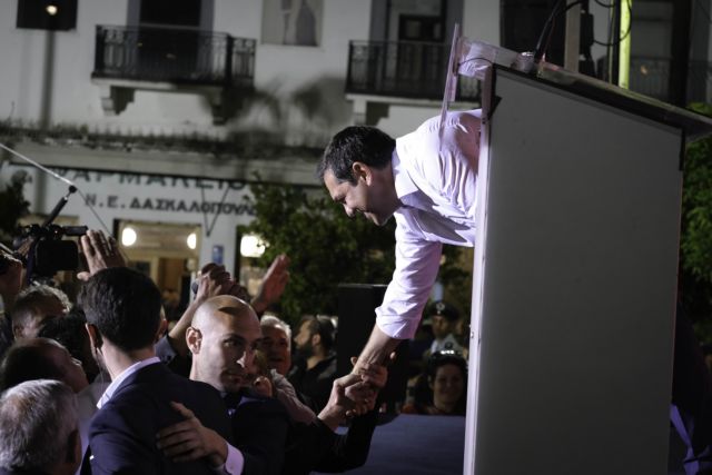 Ξεσαλώνει το Twitter με τον ύμνο του Τσίπρα στον Βελουχιώτη