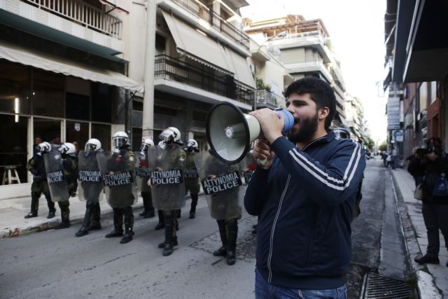Επεισόδια σε αντιφασιστική πορεία στην  λεωφ. Αθηνών