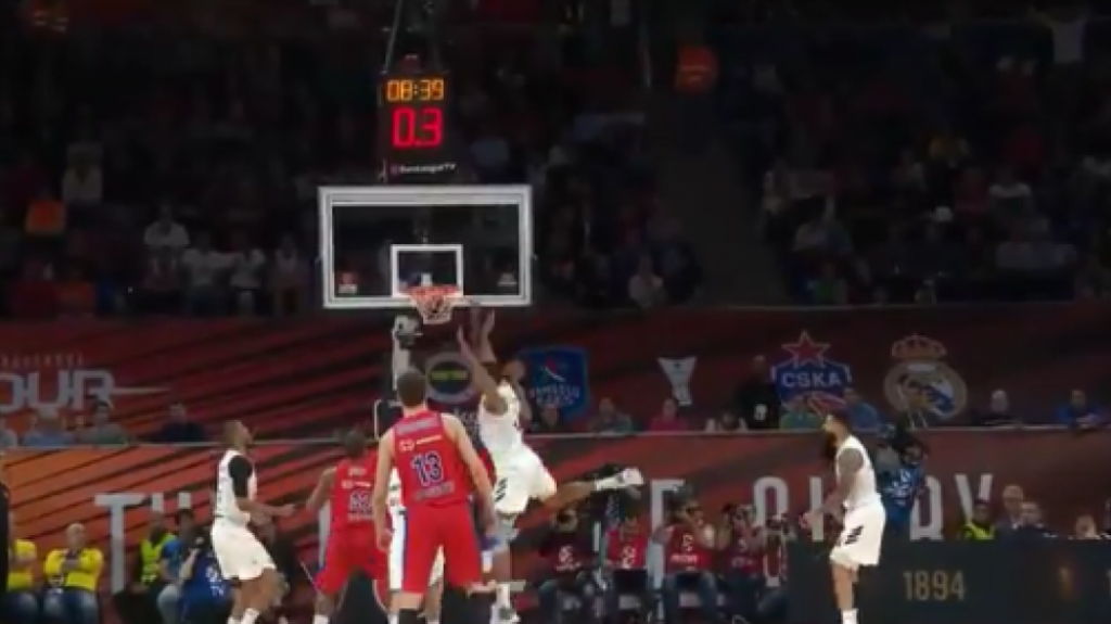 Η καλύτερη φάση του Final 4 : Πόστερ κάρφωμα του Κλάιμπερν