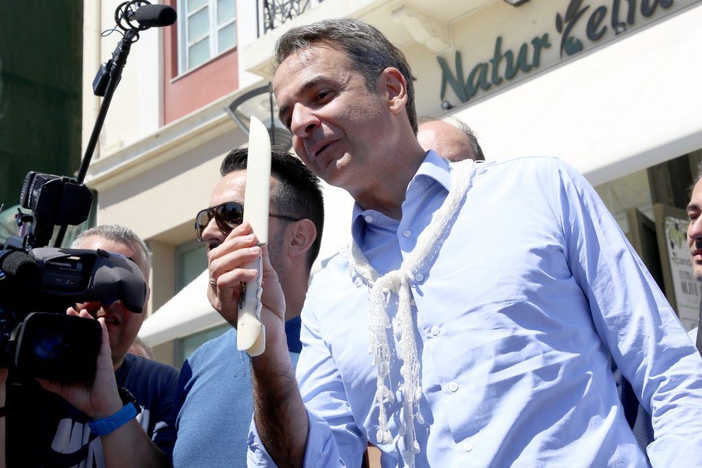 Μαντίλι και μαχαίρι για τον πρόεδρο