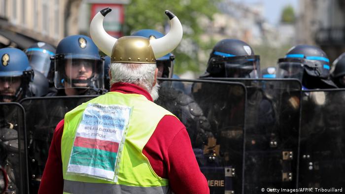 Στο Παρίσι τα Κίτρινα Γιλέκα