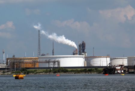 Η Exxon Mobil αποσύρει στελέχη απο τις γεωτρήσεις στο Ιράκ