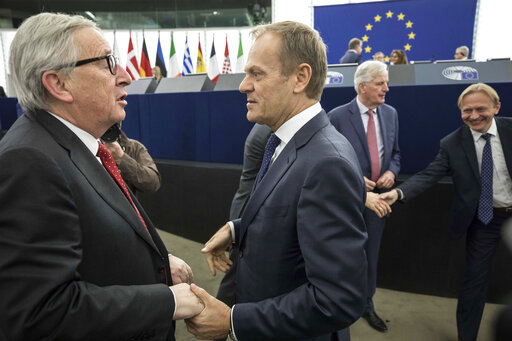 Τουσκ: Οι Πολωνοί να ψηφίσουν υπέρ της φιλοευρωπαϊκής αντιπολίτευσης