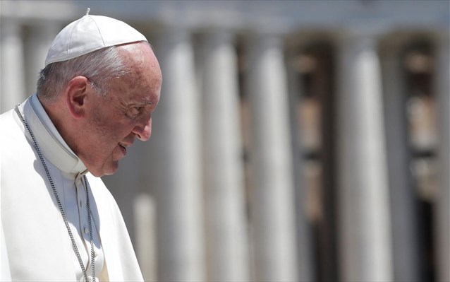 Ιταλία: Γιατί η ακροδεξιά τα βάζει με τον Πάπα;