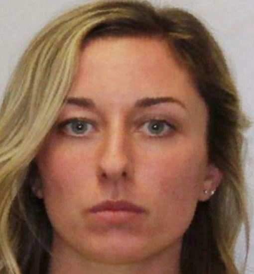 ΗΠΑ: Καθηγήτρια έστελνε γυμνές φωτογραφίες της σε μαθητή