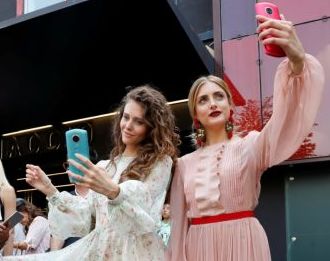 Τέλος(;) το τζάμπα για τους «πλασιέ του Διαδικτύου»