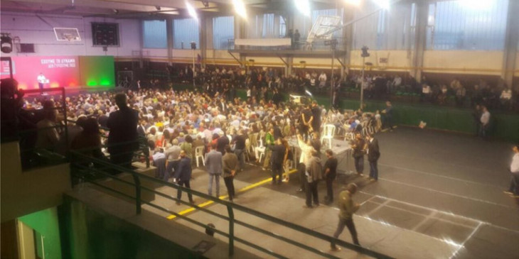 Το άδειο γήπεδο της Κοζάνης για τον Τσίπρα (βίντεο + φωτό)