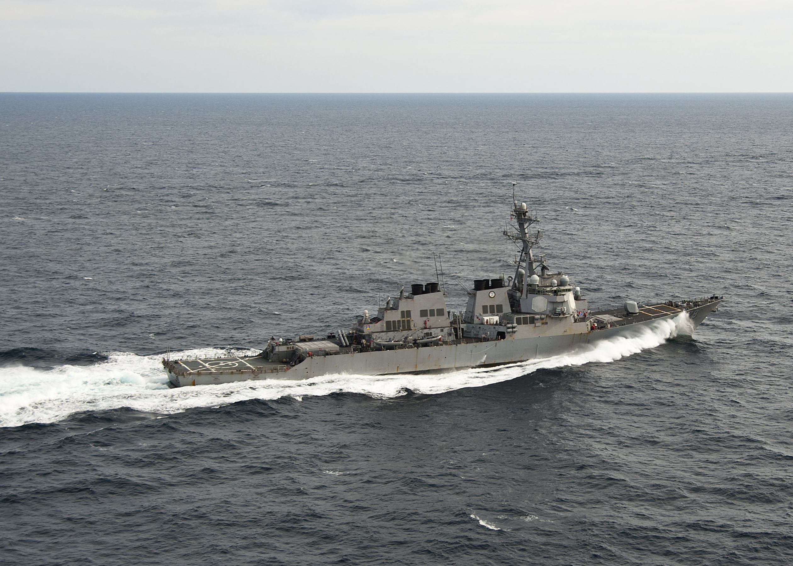 Στο κόκκινο οι σχέσεις ΗΠΑ – Κίνας: Σε διαφιλονικούμενη περιοχή αμερικανικό πολεμικό πλοίο