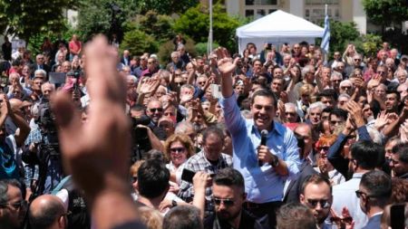 Με το πρόγραμμα ή με τις παροχές;