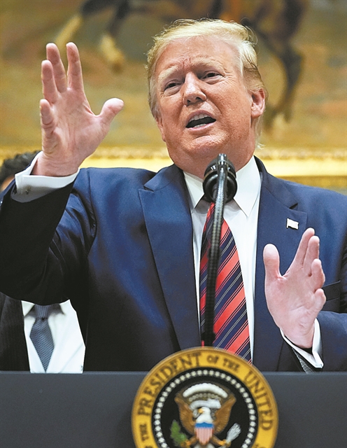 «Tweetstorm» και δασμοί τρομάζουν τις αγορές