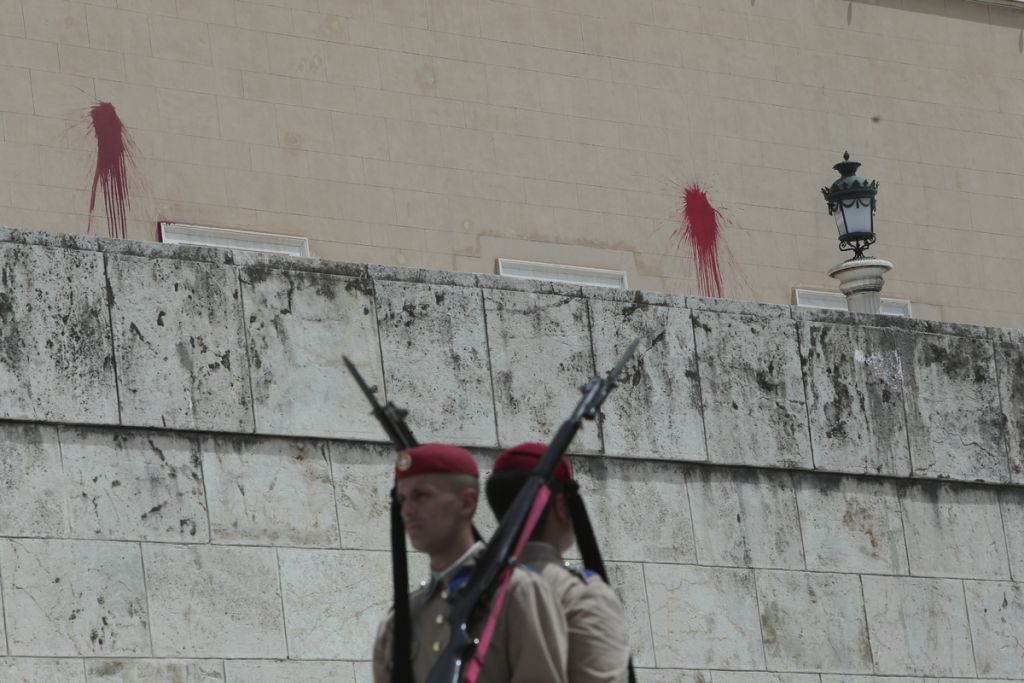 Το προεκλογικό παιχνίδι, ο Ρουβίκωνας κι η δουλειά να γίνεται