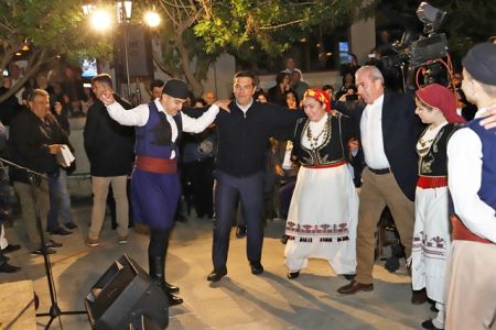 Ενας… σιγανός χορός για τον Τσίπρα