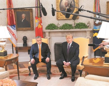 Η υποχώρηση και οι προκλήσεις της Δύσης